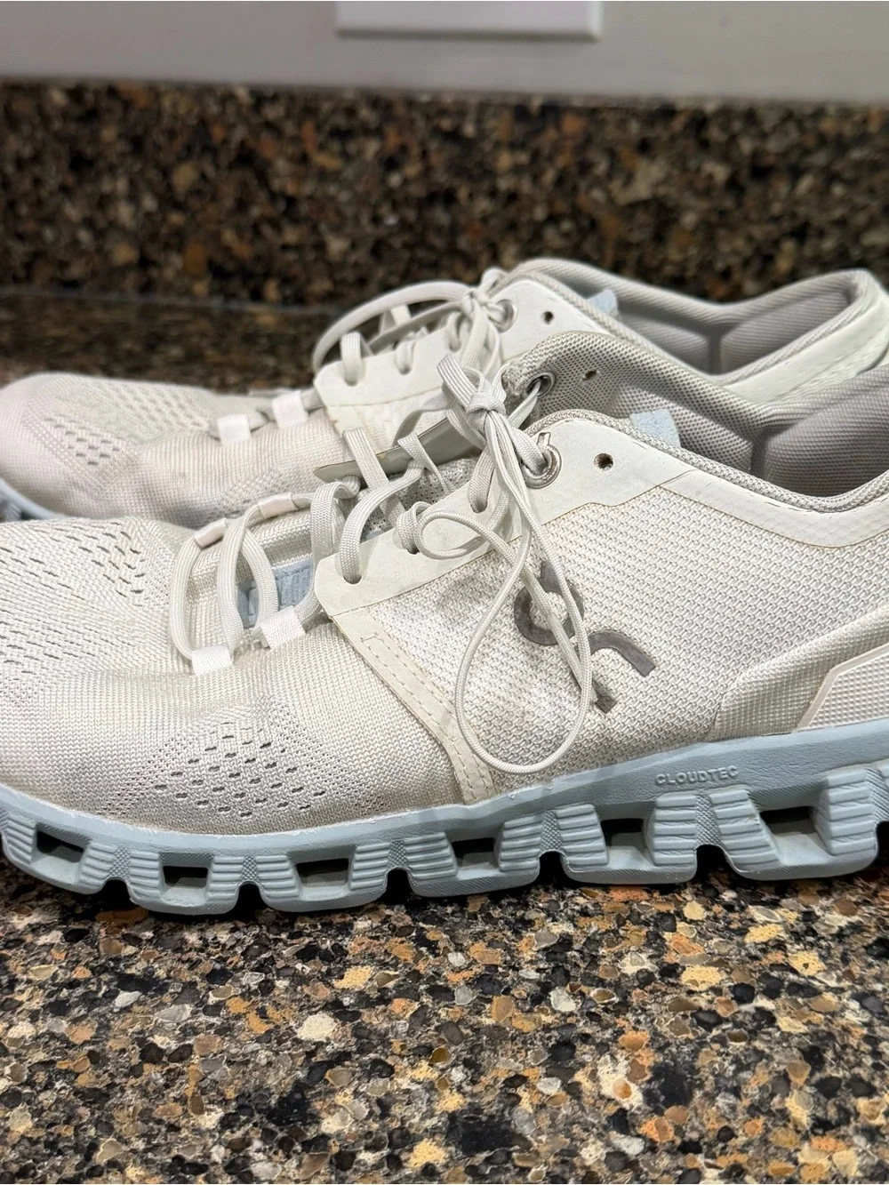 On Running Women's Cloud Sneakers in Light Gray/White 8.5